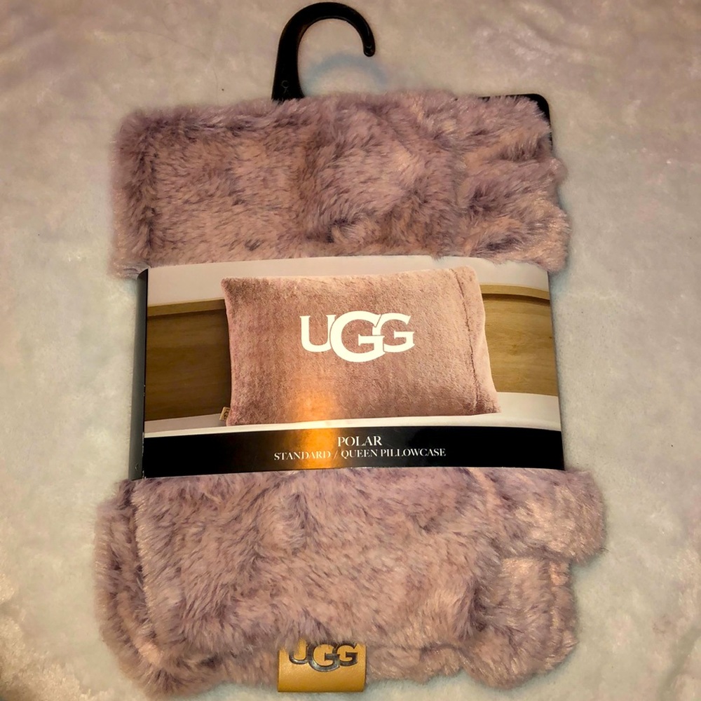 UGG pillow case